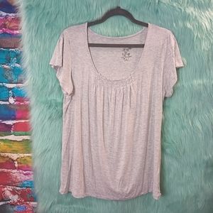Lucy and Laurel Gray Short Sleeve T-shirt Size XL